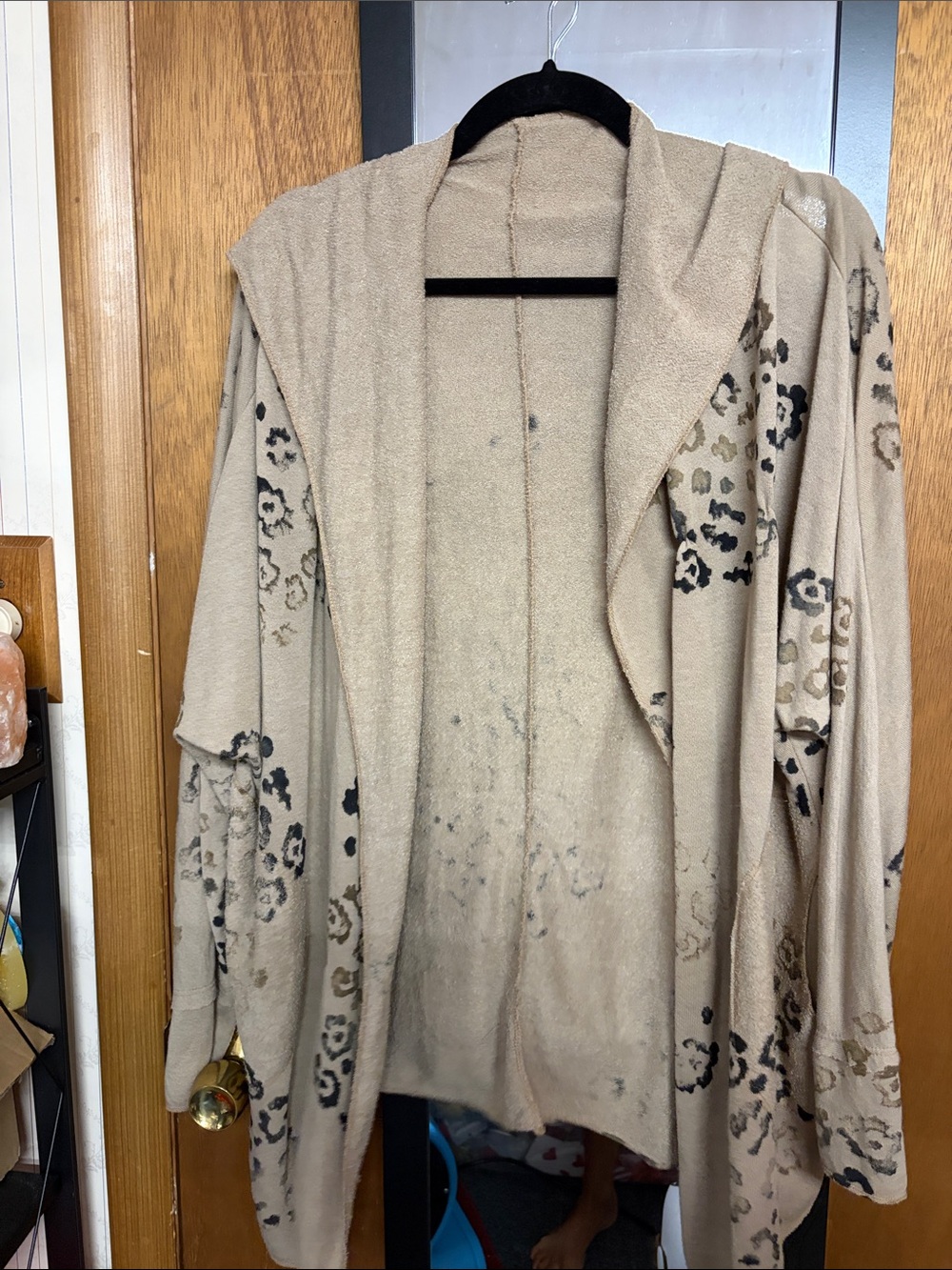 Beige Open-Front Women's Sweater Cardigan with Subtle Leopard Print